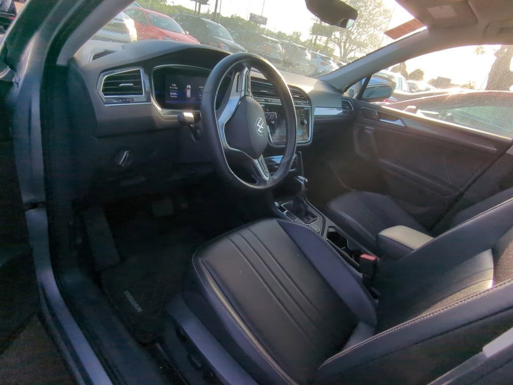 Used 2022 Volkswagen Tiguan SE AWD/4WD image 7