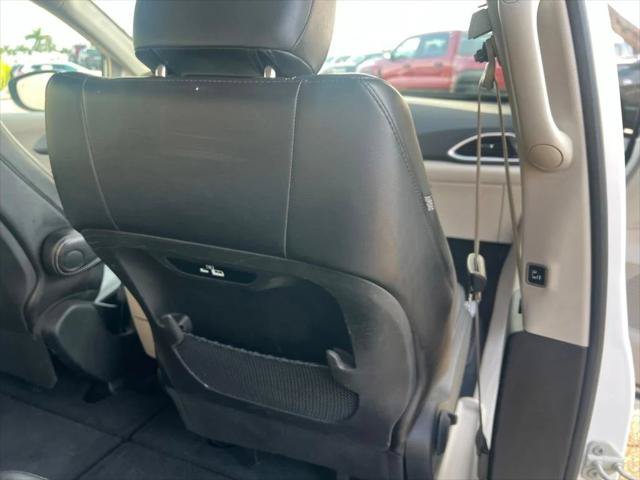 Certified 2023 Chrysler Pacifica Touring-L FWD image 19