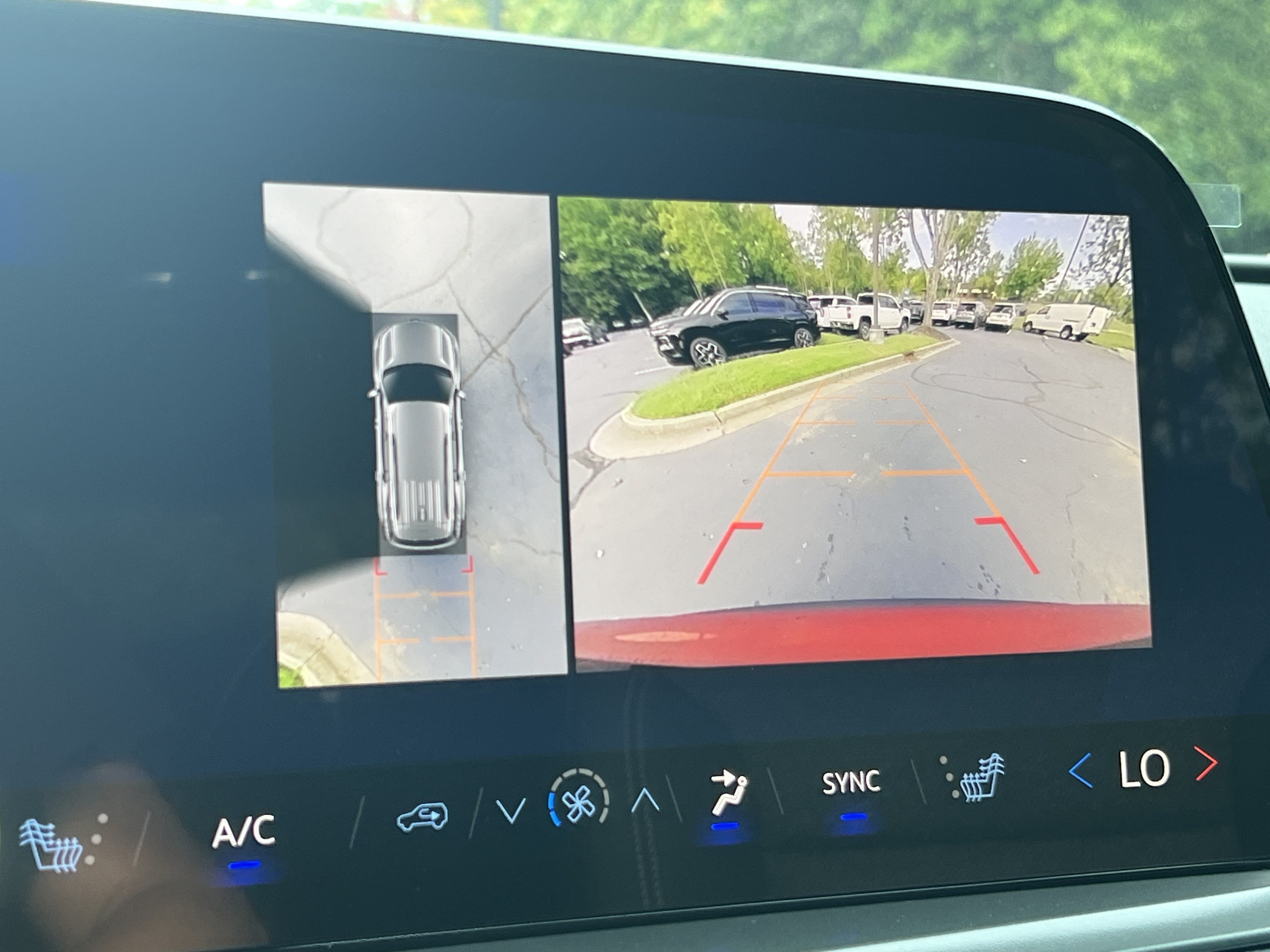 New 2027 Chevrolet Traverse LT w/ Enhanced Driving Package FWD image 27