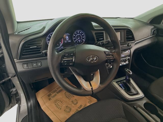 Used 2020 Hyundai Elantra SE w/ Cargo Package (C1) FWD image 9