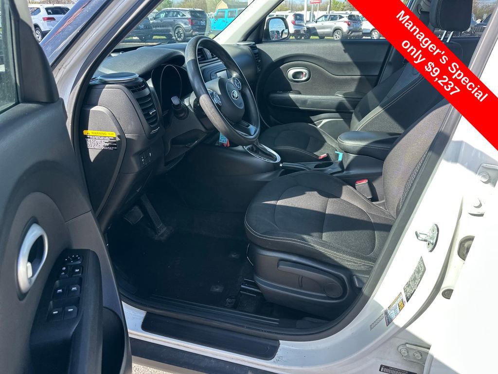 Used 2016 Kia Soul + image 9