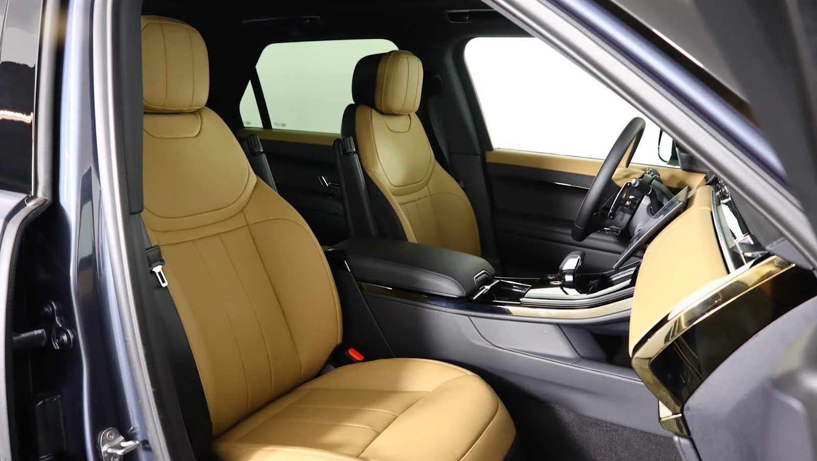 Used 2025 Land Rover Range Rover Sport Dynamic SE image 10