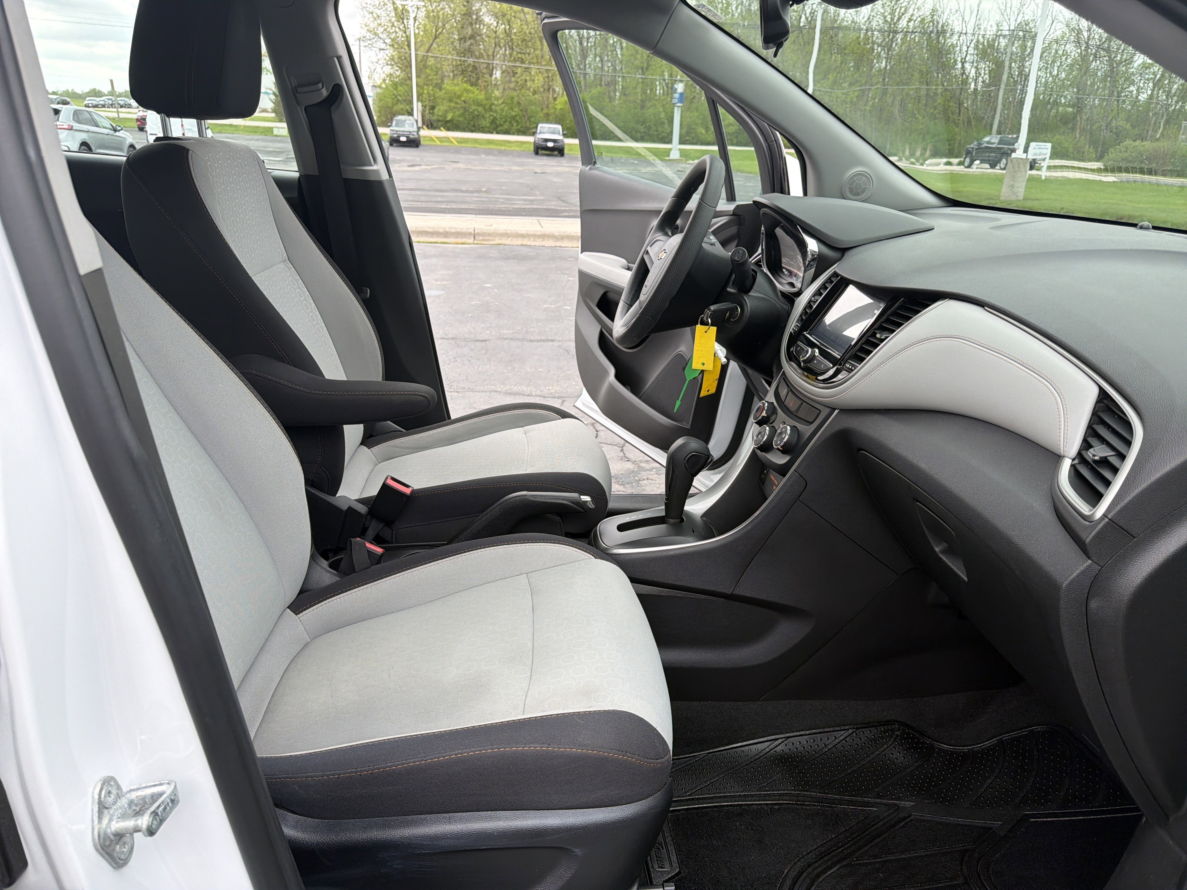 Used 2017 Chevrolet Trax LS AWD/4WD image 28
