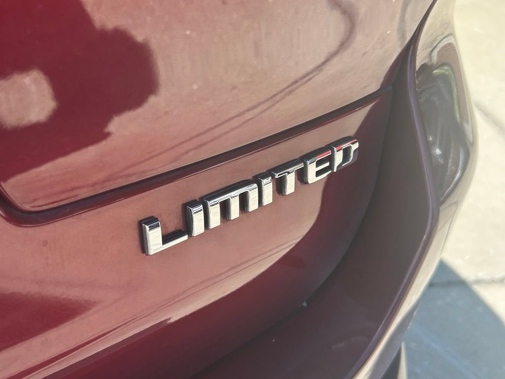 Used 2021 Jeep Grand Cherokee L Limited AWD/4WD image 32