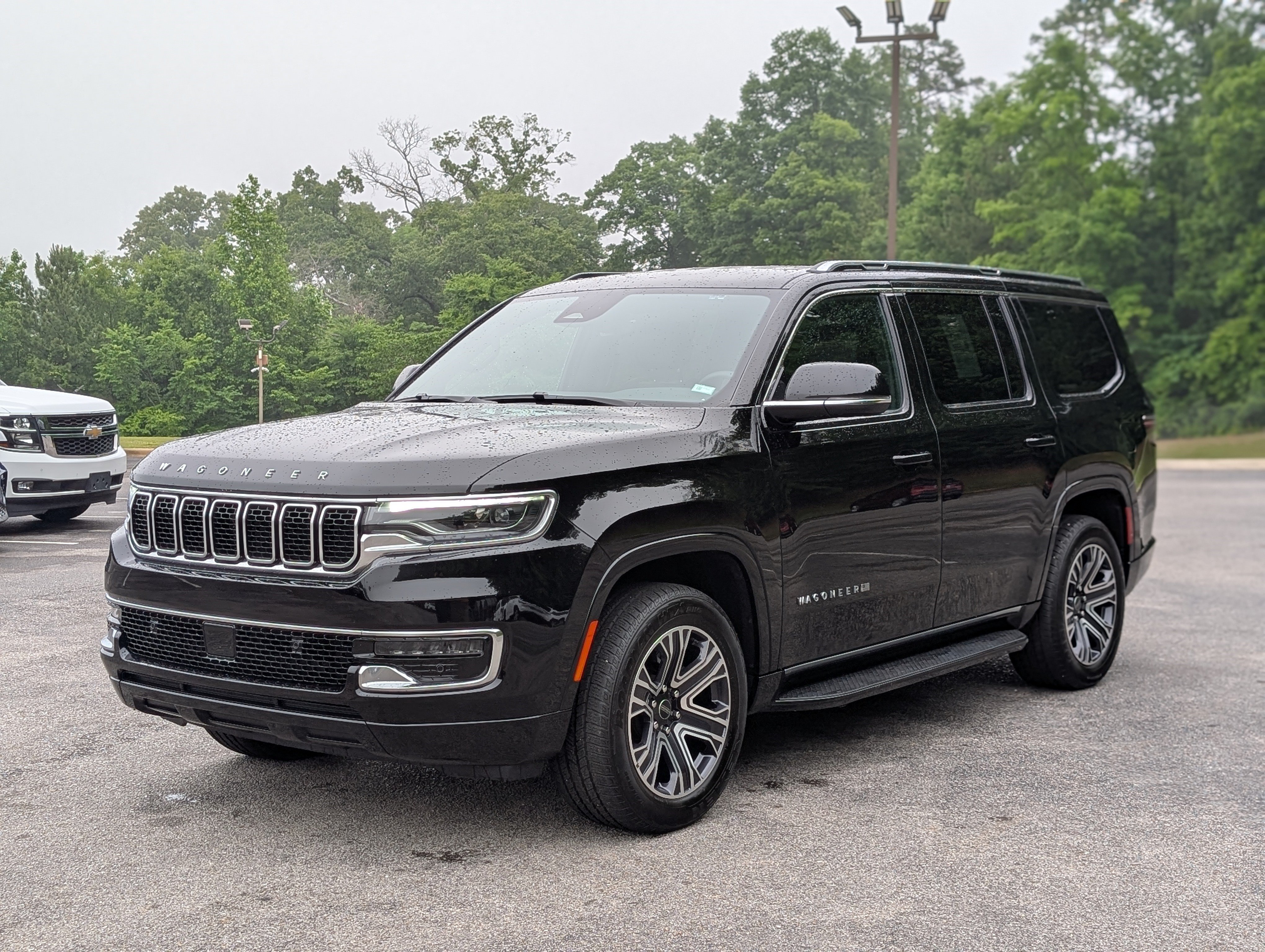 Used 2025 Jeep Wagoneer 4WD image 5