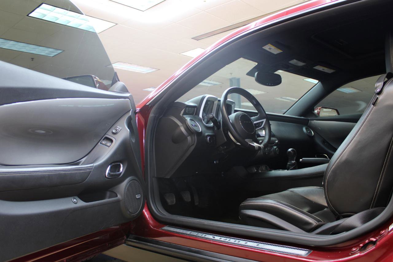 Used 2010 Chevrolet Camaro SS w/ LPO, Ground Effects Package image 29