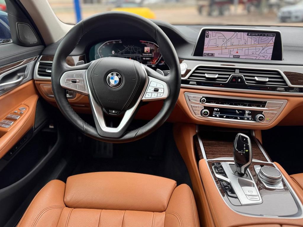 Used 2021 BMW 740i xDrive image 21