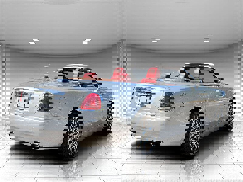 Used 2016 Rolls-Royce Dawn image 3