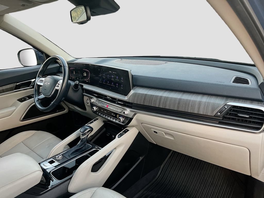Used 2023 Kia Telluride EX w/ EX Captain's Chair Package FWD image 32