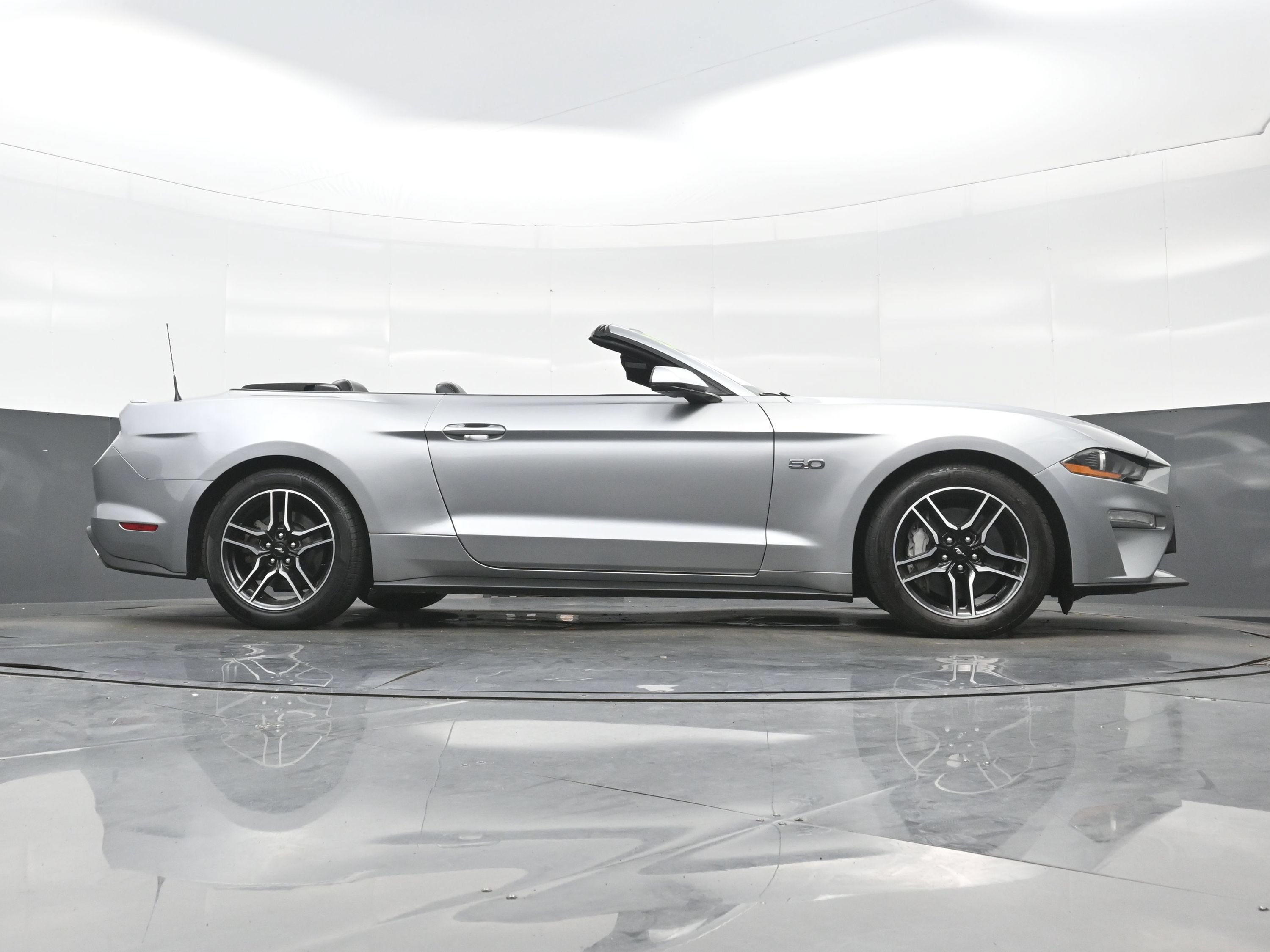 Used 2022 Ford Mustang GT Premium w/ Equipment Group 401A RWD image 31