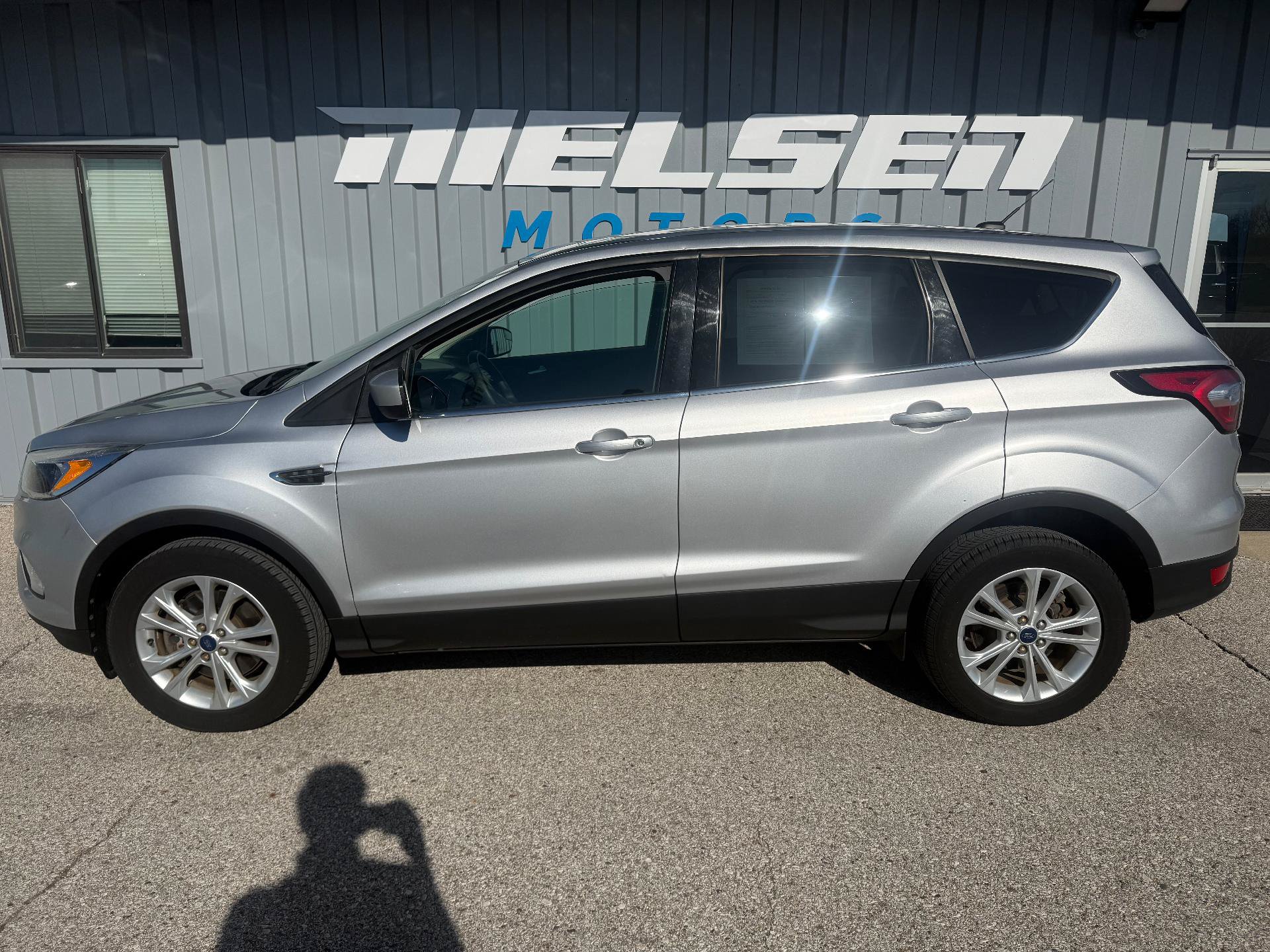 Used 2017 Ford Escape SE AWD/4WD image 1