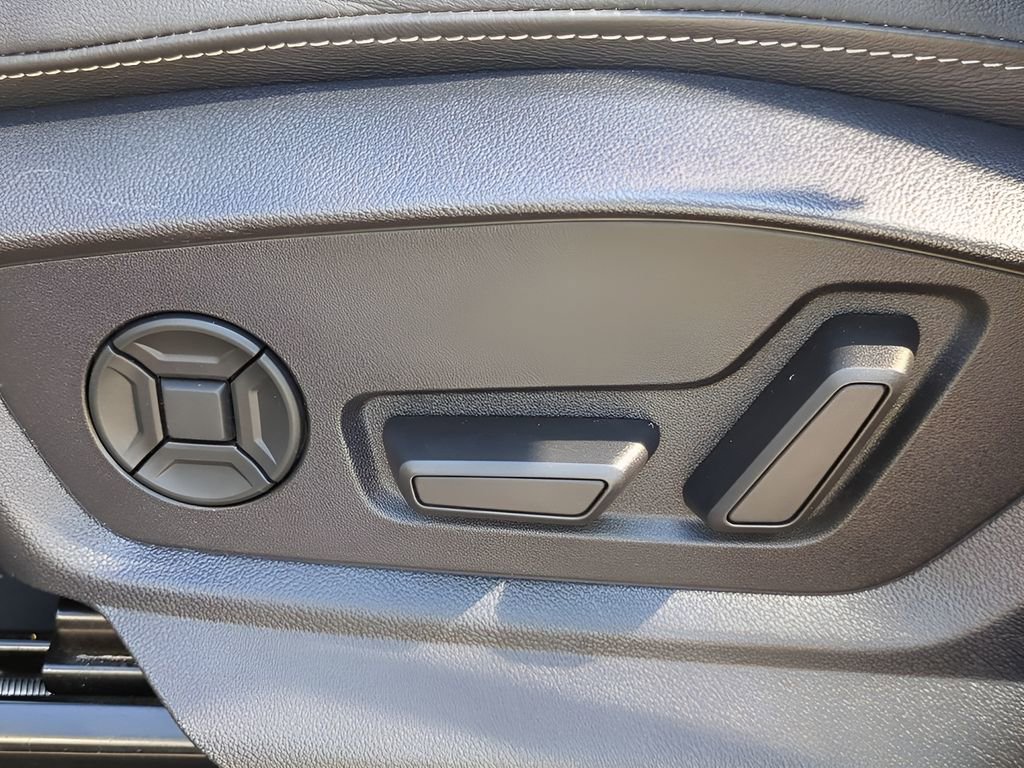 Used 2023 Audi Q8 Premium Plus image 21