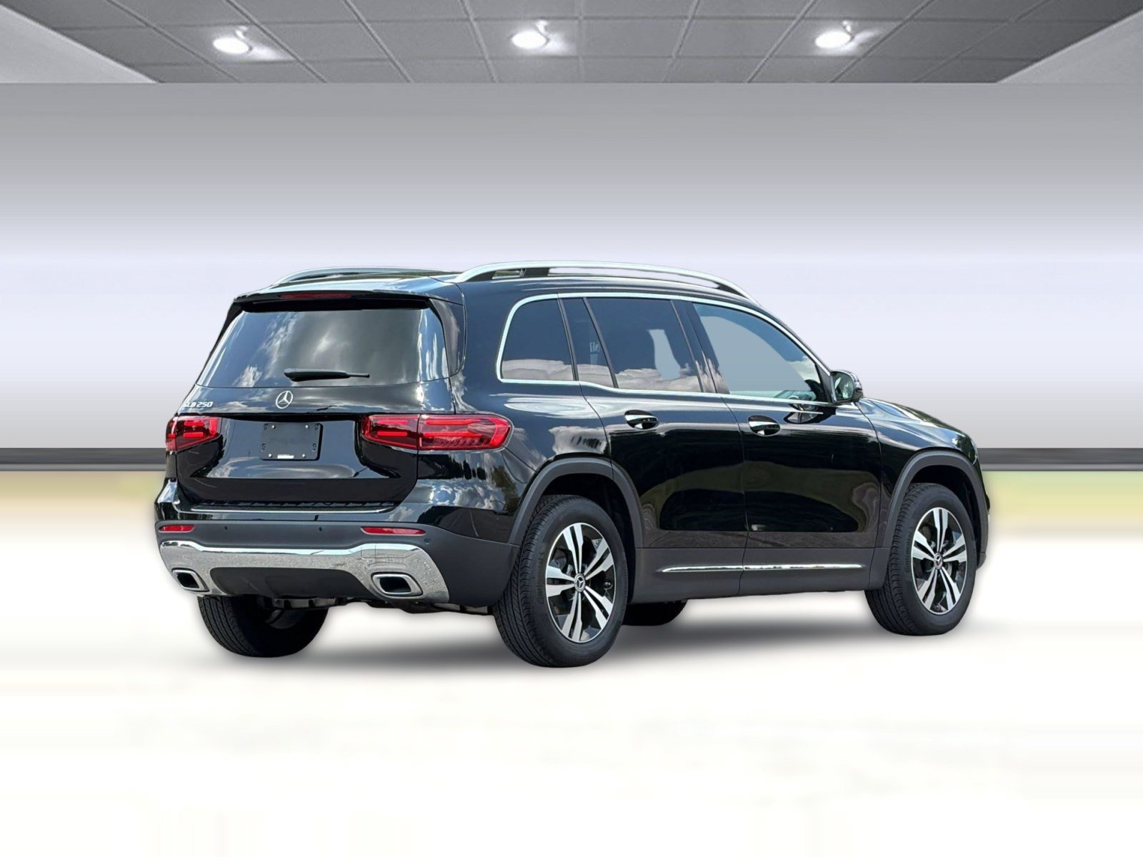 Used 2025 Mercedes-Benz GLB 250 image 9
