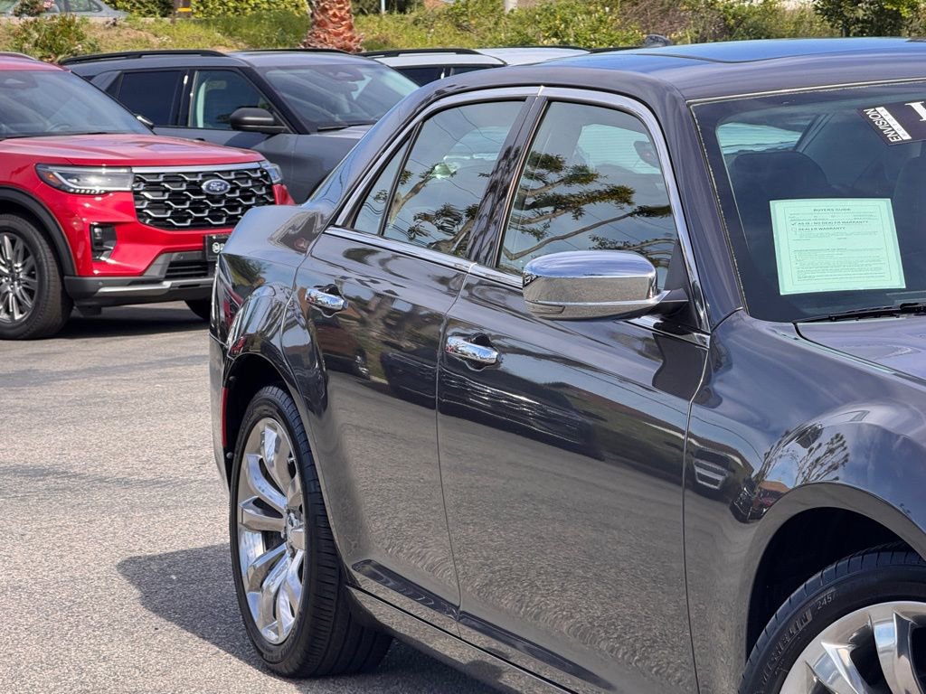 Used 2019 Chrysler 300 Limited w/ Safetytec Plus Group image 5