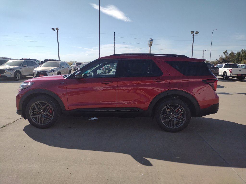 New 2025 Ford Explorer ST-Line image 8