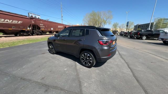 Used 2023 Jeep Compass Limited AWD/4WD image 6