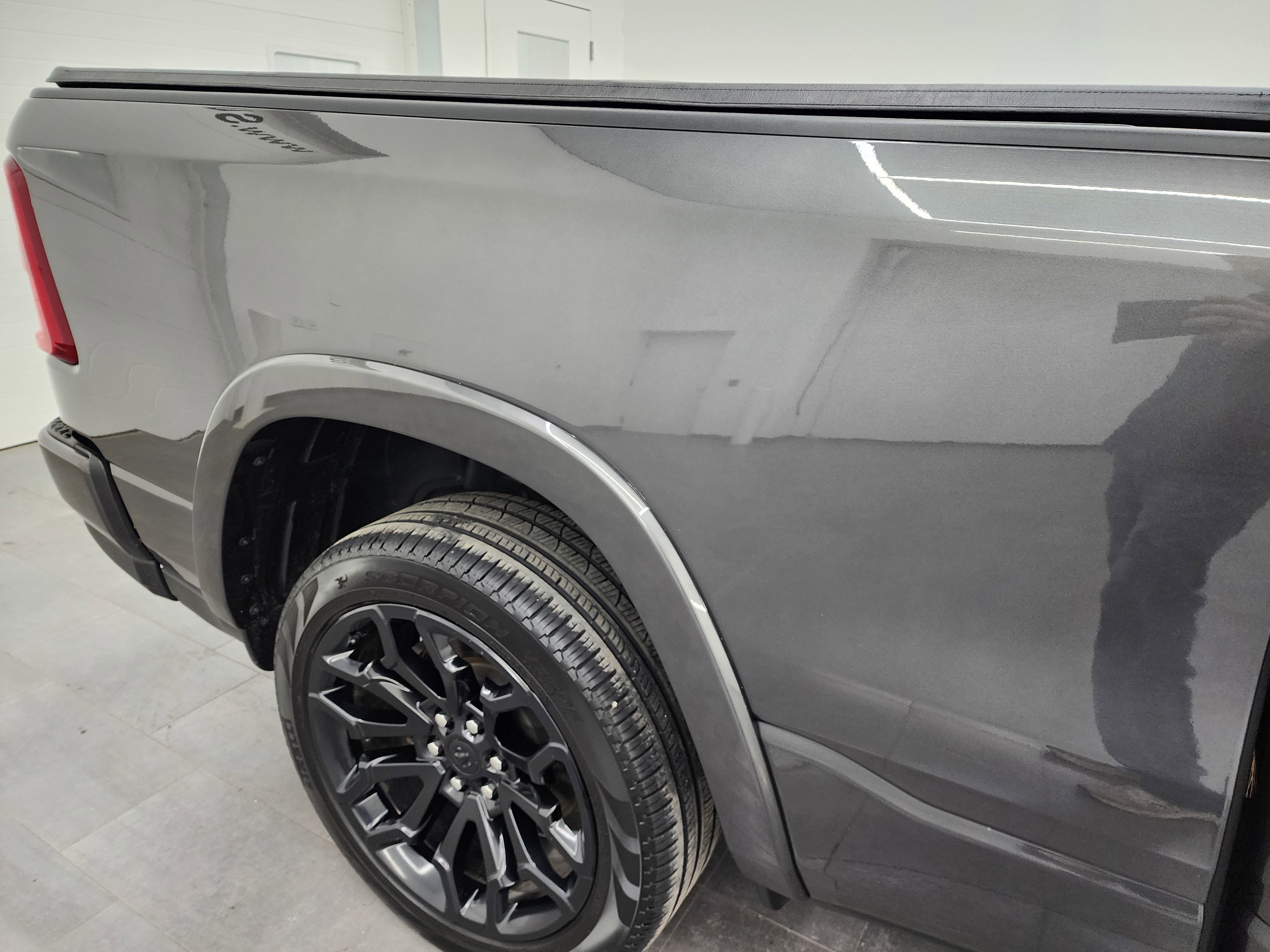 Used 2025 RAM 1500 Limited AWD/4WD image 27