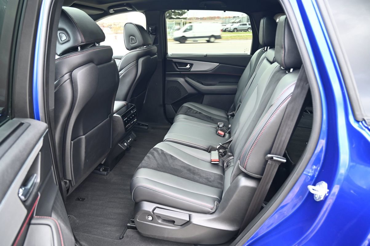 Used 2023 Acura MDX A-Spec image 37