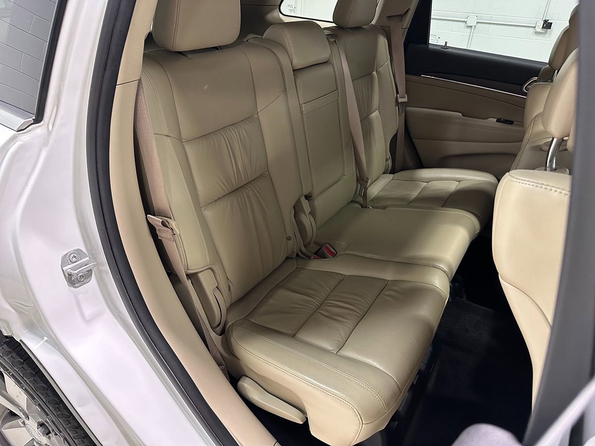 Used 2016 Jeep Grand Cherokee Limited AWD/4WD image 18