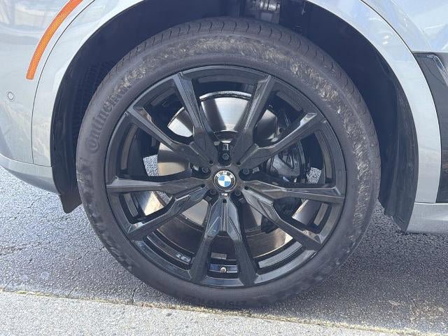 Used 2024 BMW X7 xDrive40i w/ M Sport Package AWD/4WD image 11