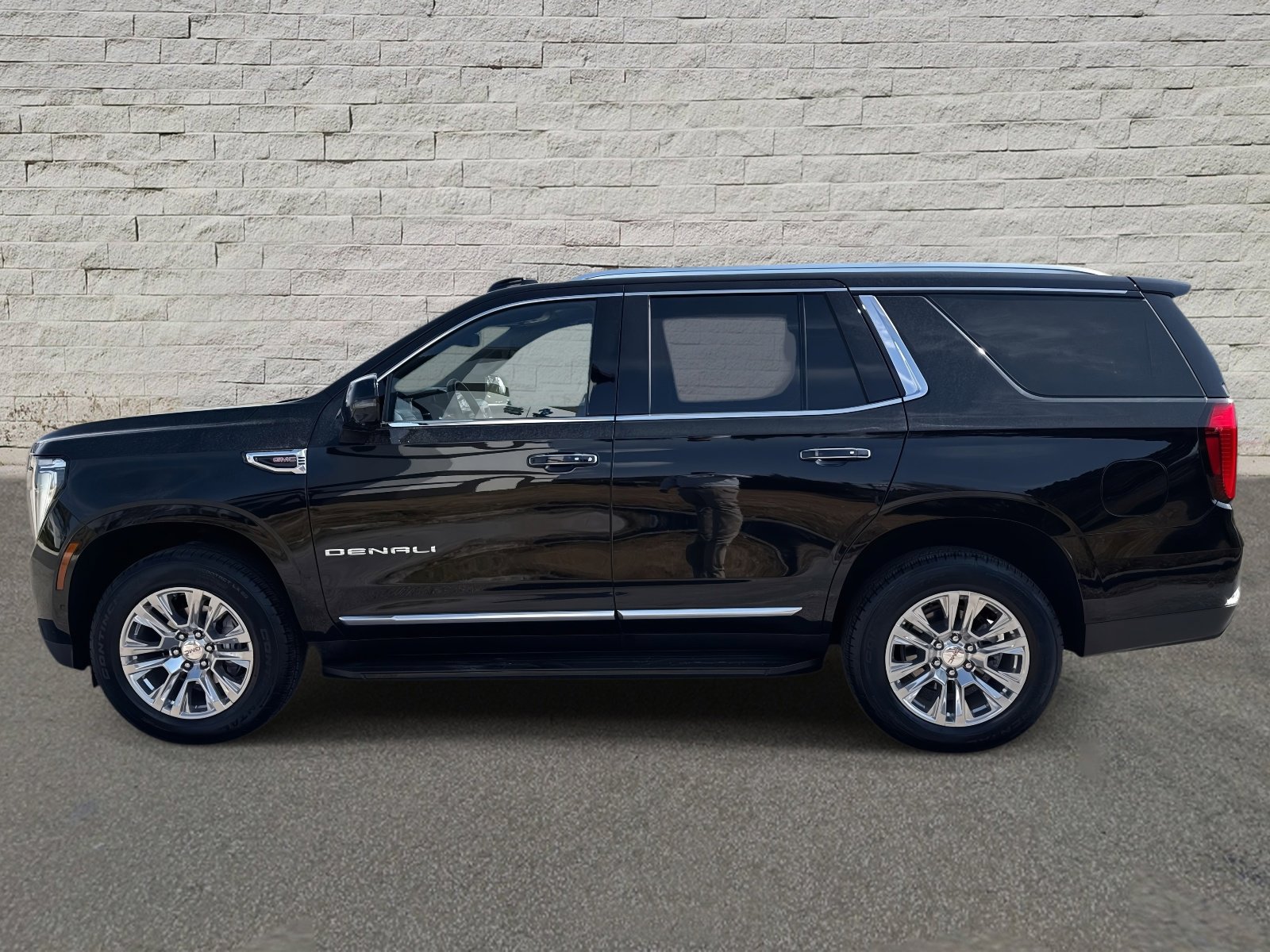 Used 2025 GMC Yukon Denali image 8