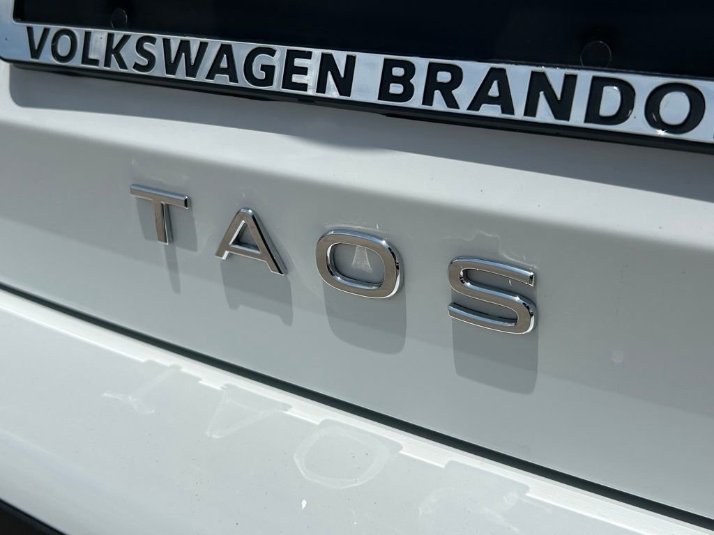 Used 2025 Volkswagen Taos SE FWD image 53