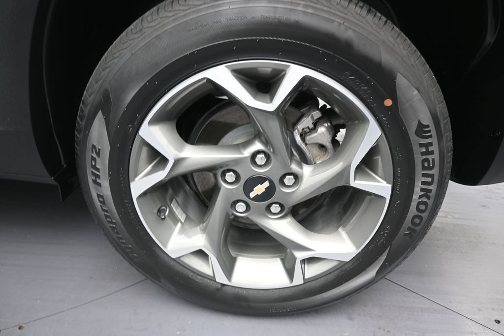 Used 2025 Chevrolet Trax LT FWD image 10