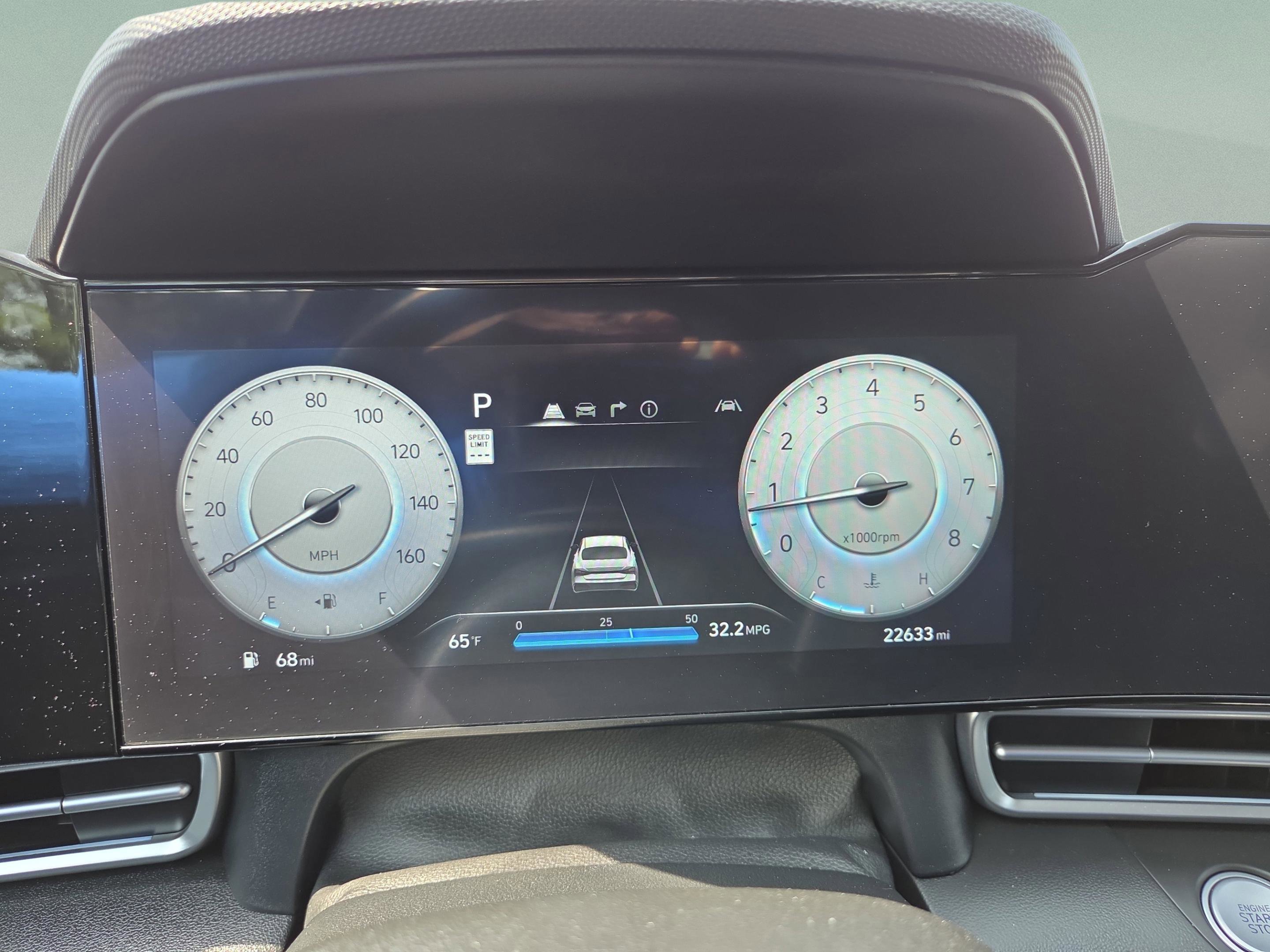 Used 2025 Hyundai Elantra SEL image 16