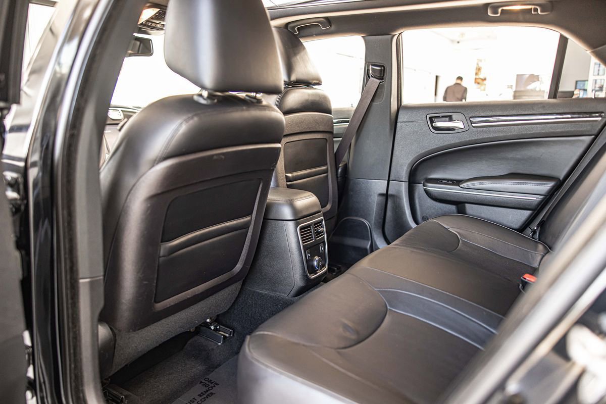Used 2012 Chrysler 300 C w/ 19-Premium Speaker Group AWD/4WD image 33