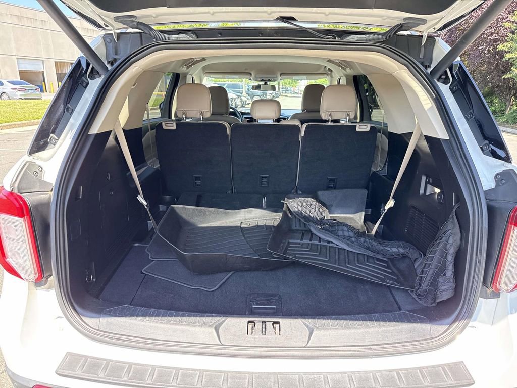Used 2020 Ford Explorer XLT w/ Equipment Group 202A RWD image 24