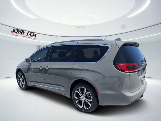Used 2021 Chrysler Pacifica Pinnacle AWD/4WD image 5