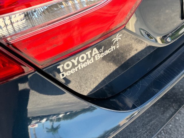 Used 2019 Toyota Camry SE FWD image 16