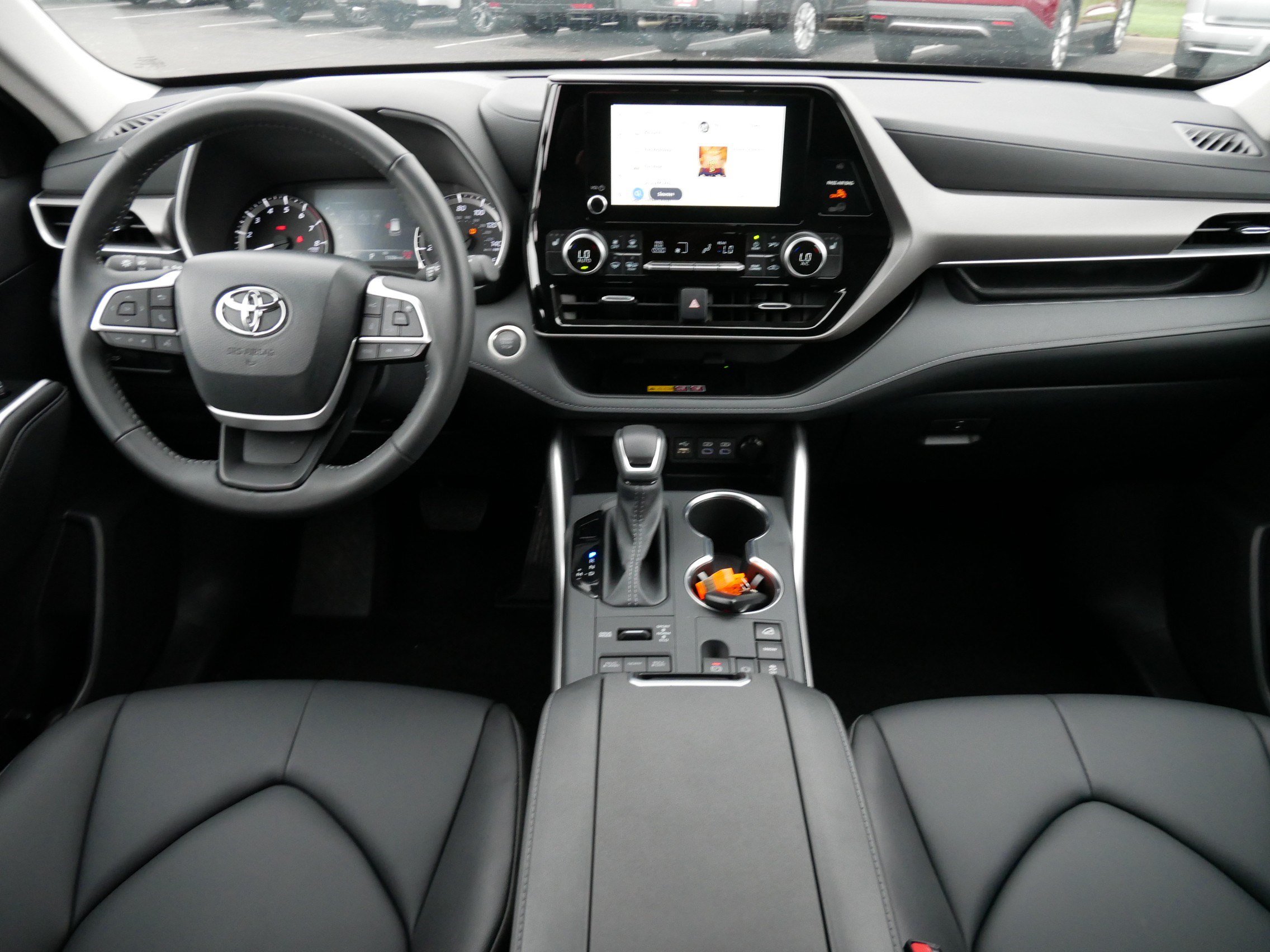 Used 2026 Toyota Highlander XLE AWD/4WD image 10