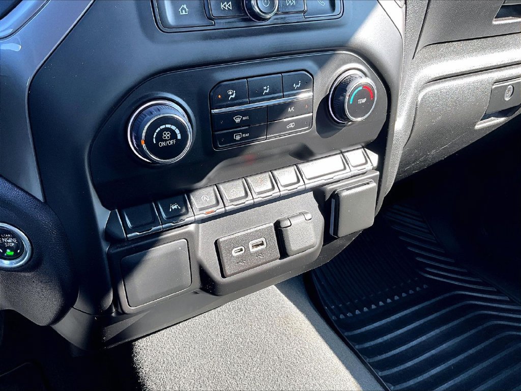 Used 2022 Chevrolet Silverado 1500 Custom Trail Boss AWD/4WD image 33