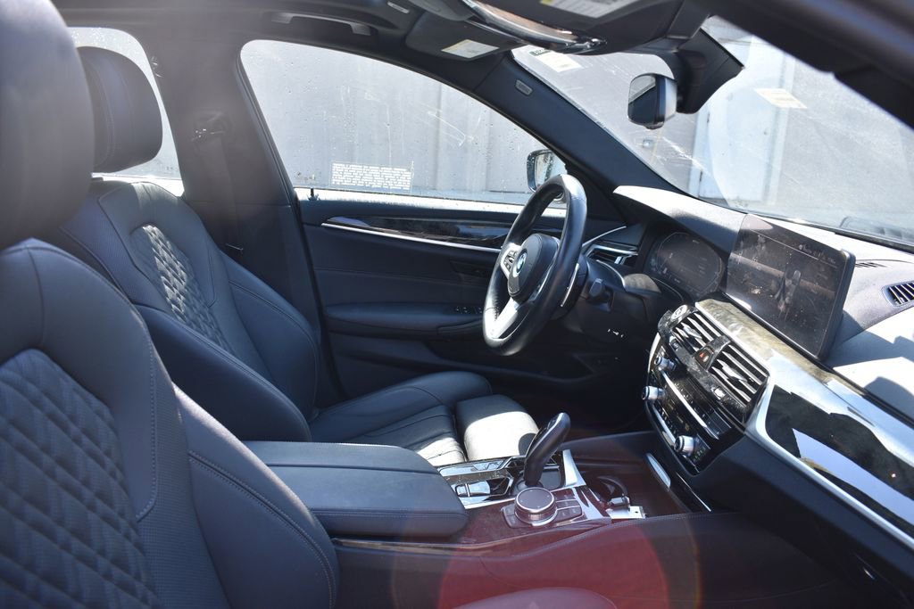 Used 2023 BMW 530e w/ M Sport Package RWD image 21