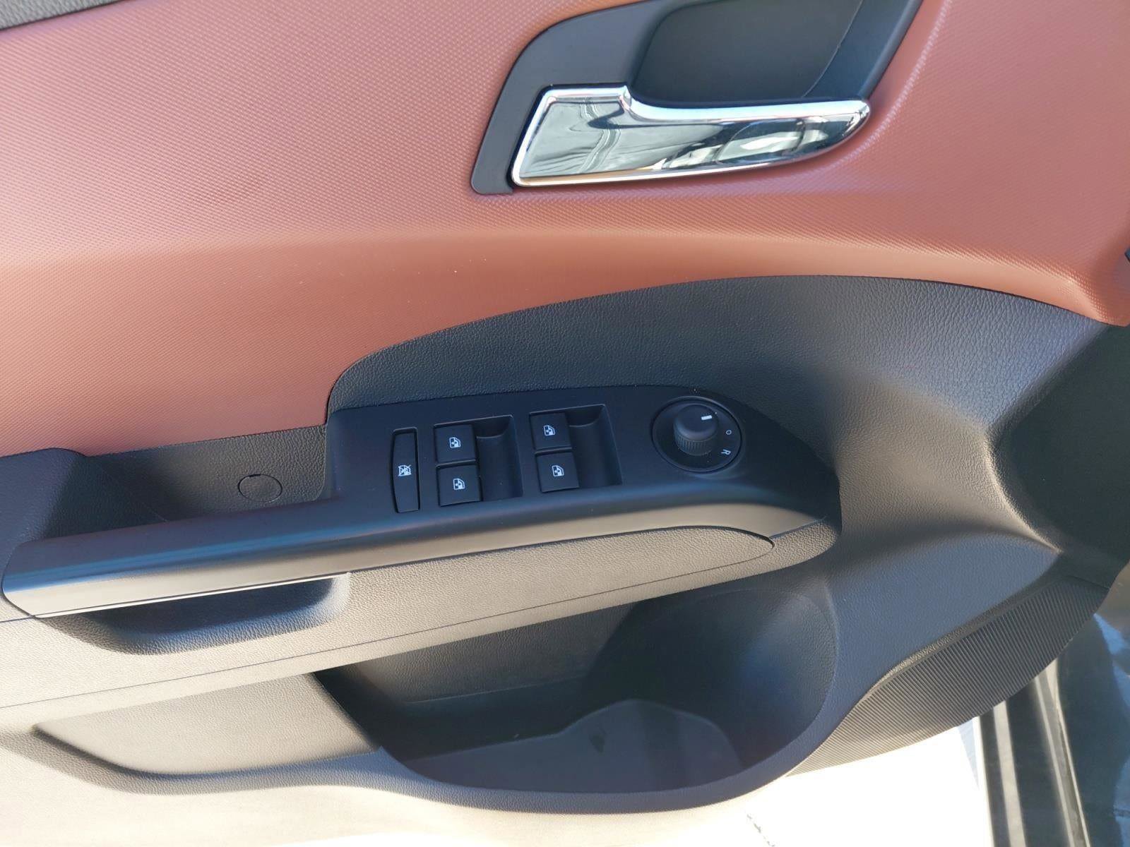 Used 2014 Chevrolet Sonic LT image 20