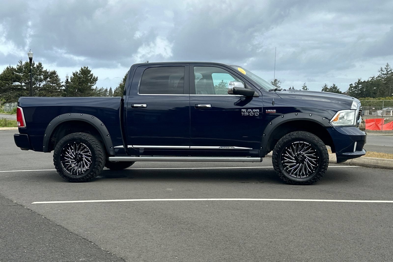 Used 2017 RAM 1500 Limited AWD/4WD image 3