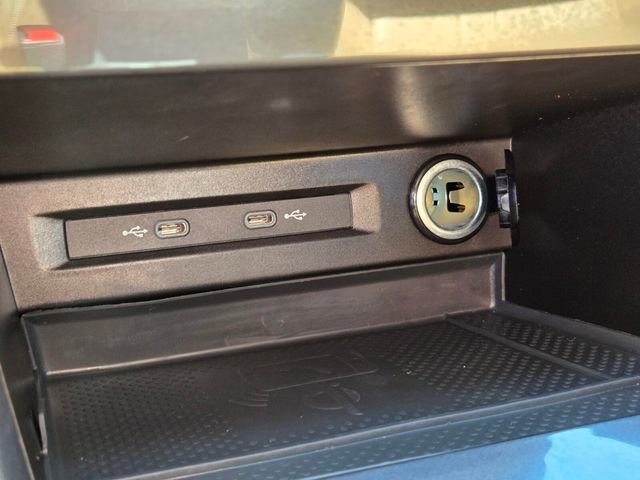 Used 2023 Volkswagen Tiguan SE R-Line image 23