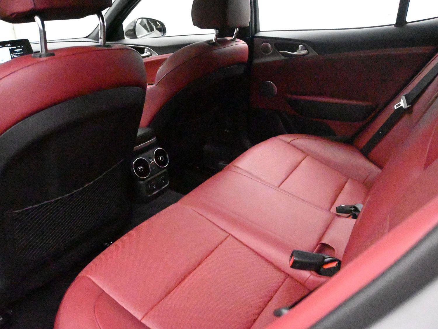 Used 2019 Kia Stinger GT1 image 12