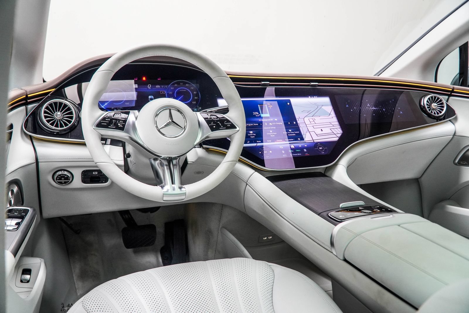 Used 2025 Mercedes-Benz EQE 500 4MATIC Sedan image 17
