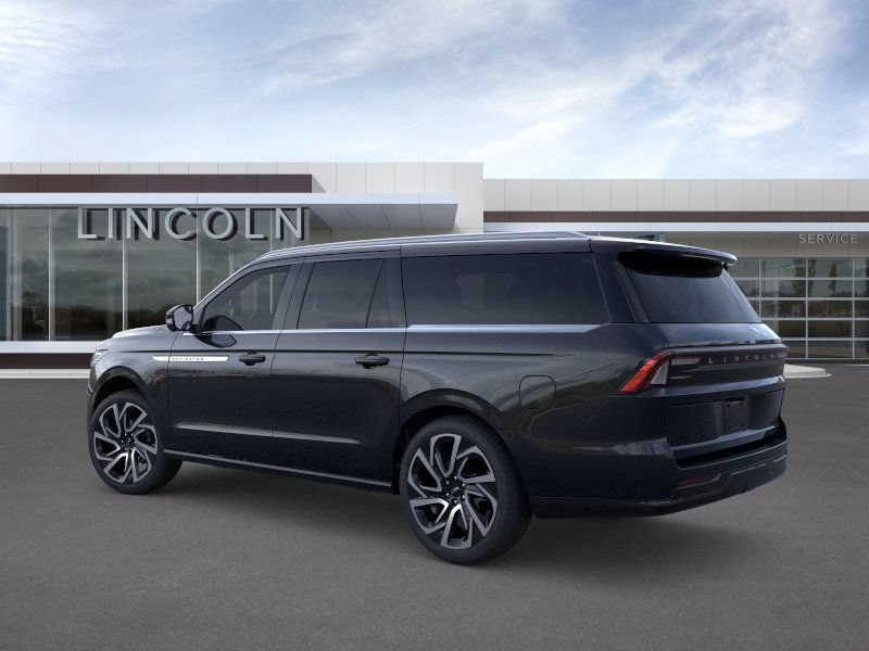 New 2026 Lincoln Navigator L Reserve AWD/4WD image 4