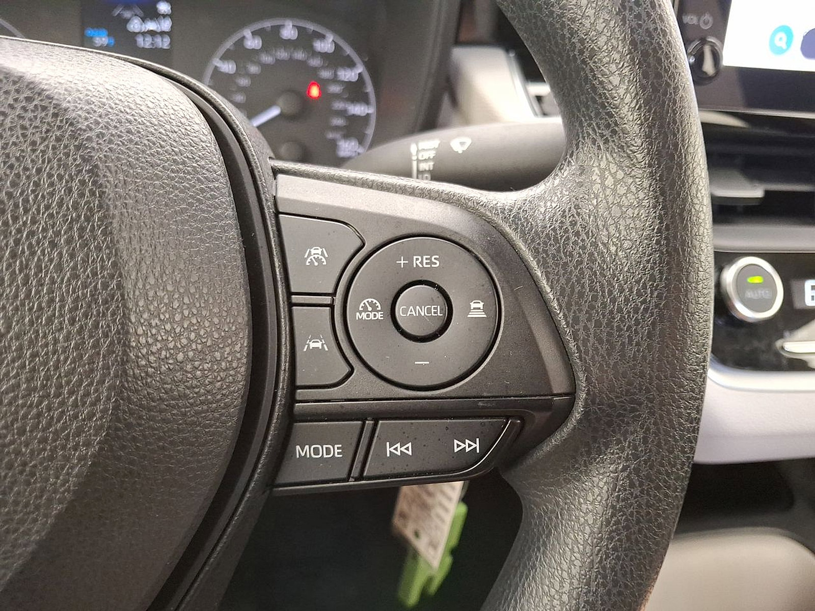 Used 2023 Toyota Corolla LE FWD image 18