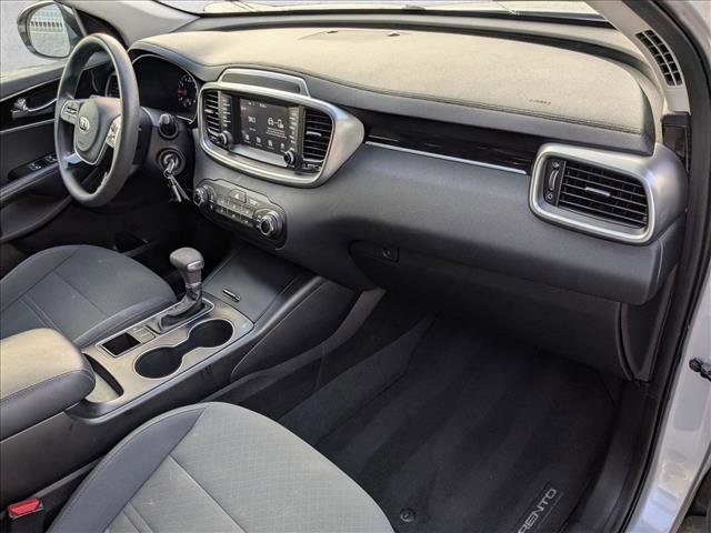 Used 2019 Kia Sorento LX image 18