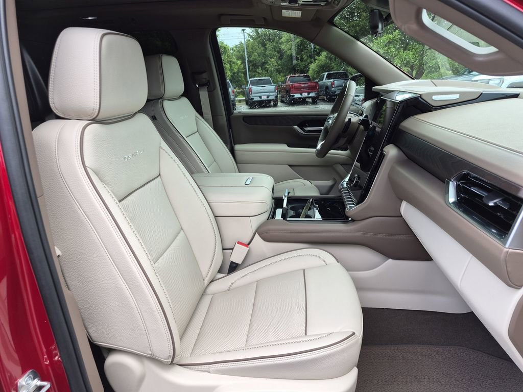 Used 2026 GMC Yukon Denali w/ Denali Reserve Package AWD/4WD image 43