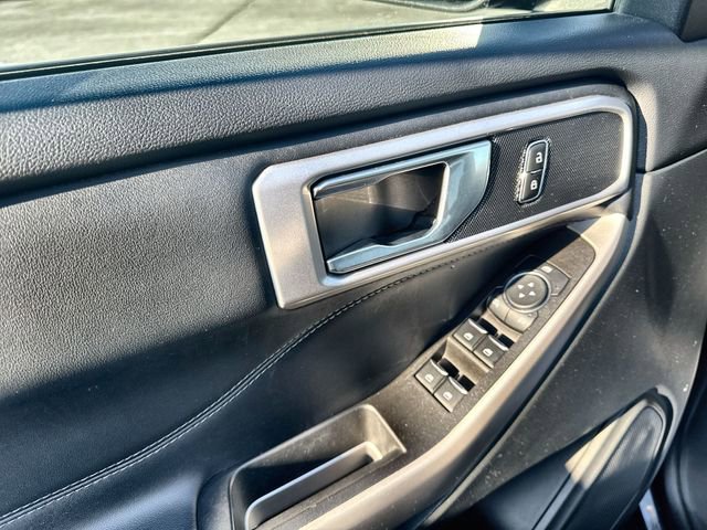 Used 2023 Ford Explorer XLT image 13