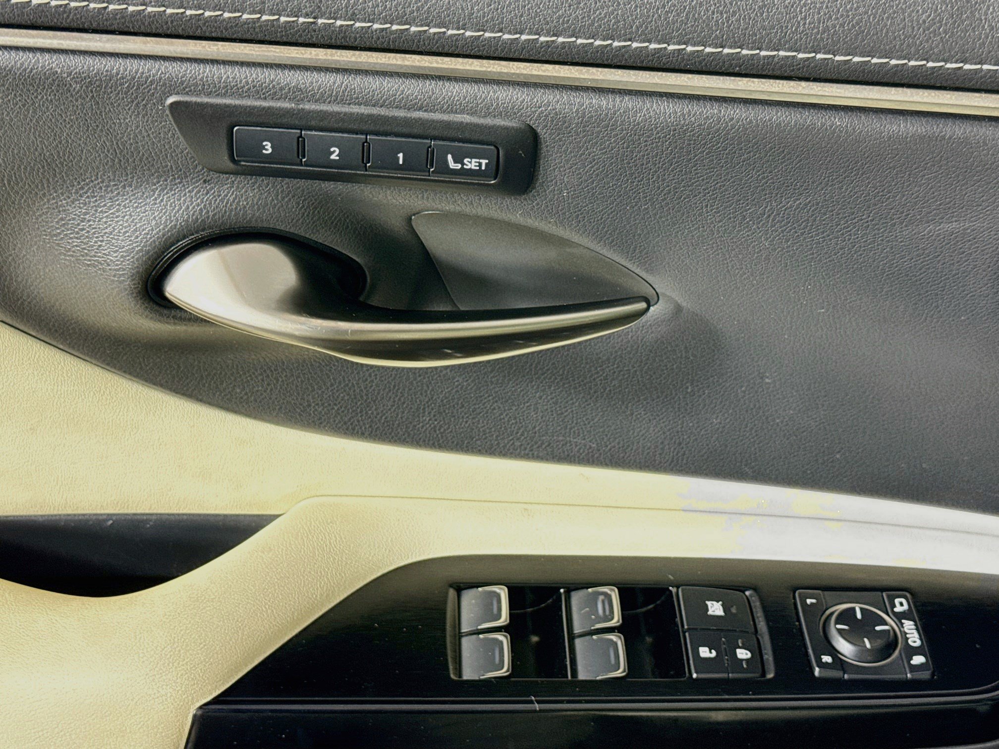 Used 2022 Lexus ES 350 w/ Premium Package FWD image 24