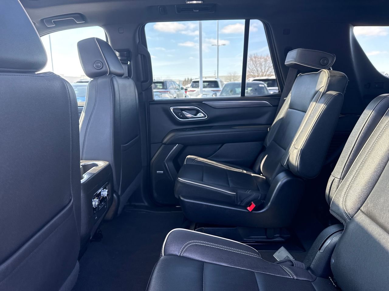 Used 2023 GMC Yukon SLT image 14