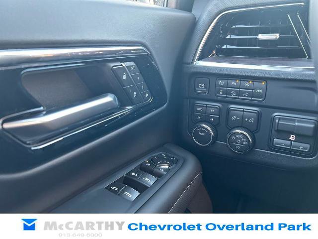 New 2026 Chevrolet Suburban Premier w/ Sun And Tow Package AWD/4WD image 15