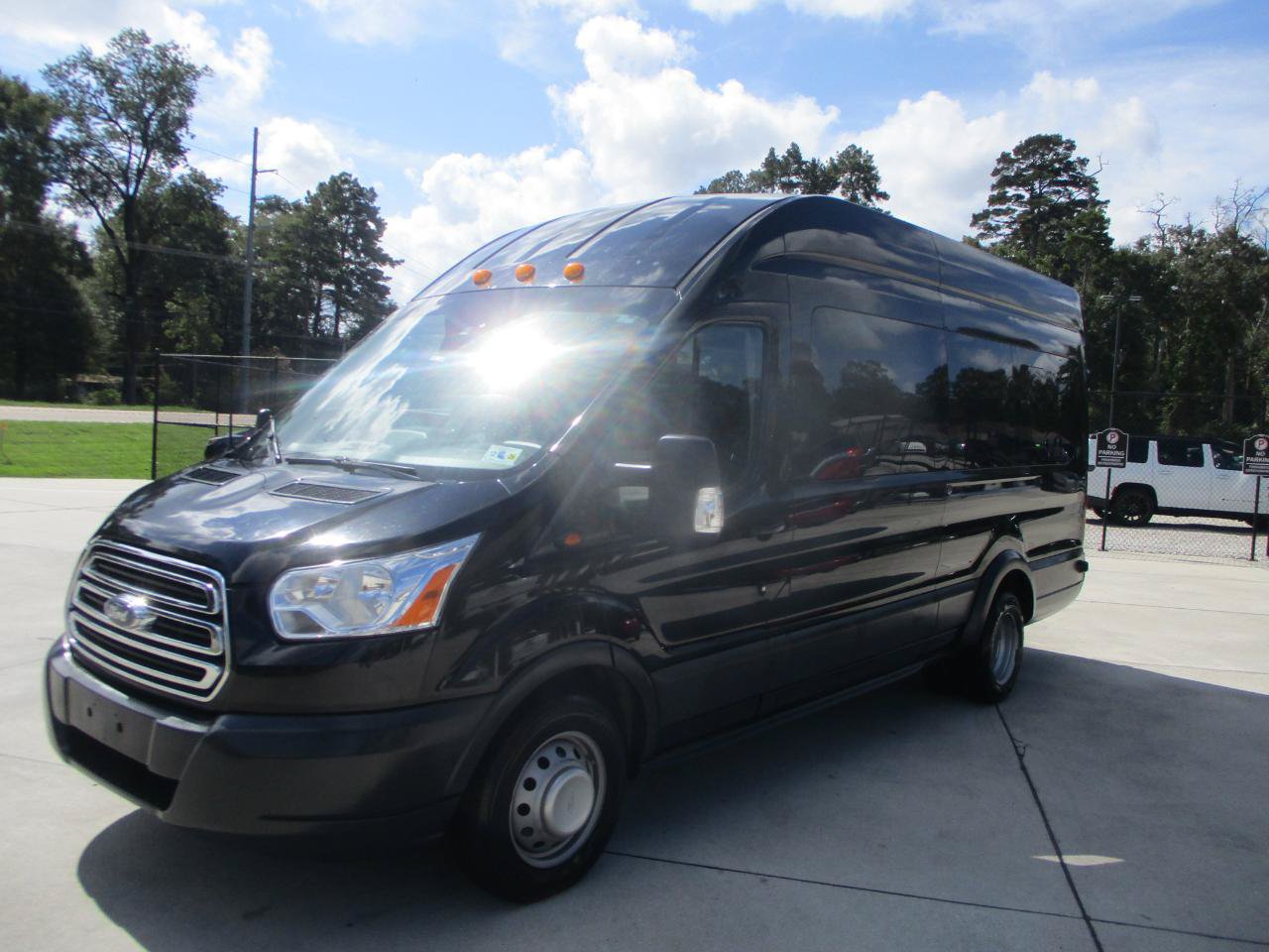 Used 2016 Ford Transit 350 XLT RWD image 6