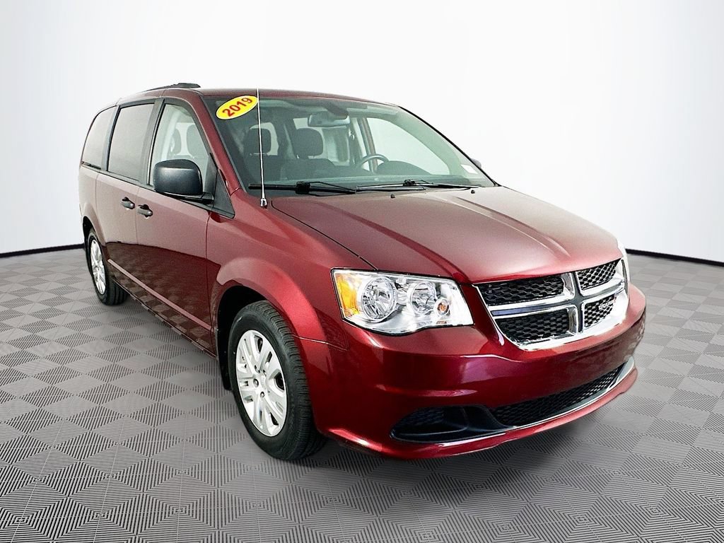 Certified 2019 Dodge Grand Caravan SE w/ UConnect Hands-Free Group FWD video 2